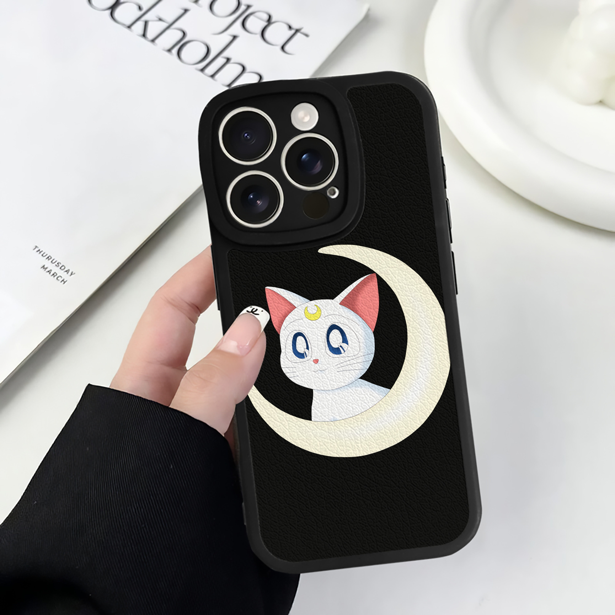 （画像用） 美少女戦士セーラームーン Sailor Moon 【iPhone 16シリーズ対応】シリコンスマホケース（レザー調） 材質：シリコン